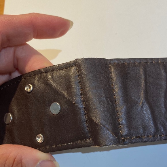 Crisca Brown Leather Belt with Silver Buckle and rhinestone Sherpa detail medium - Picture 10 of 14